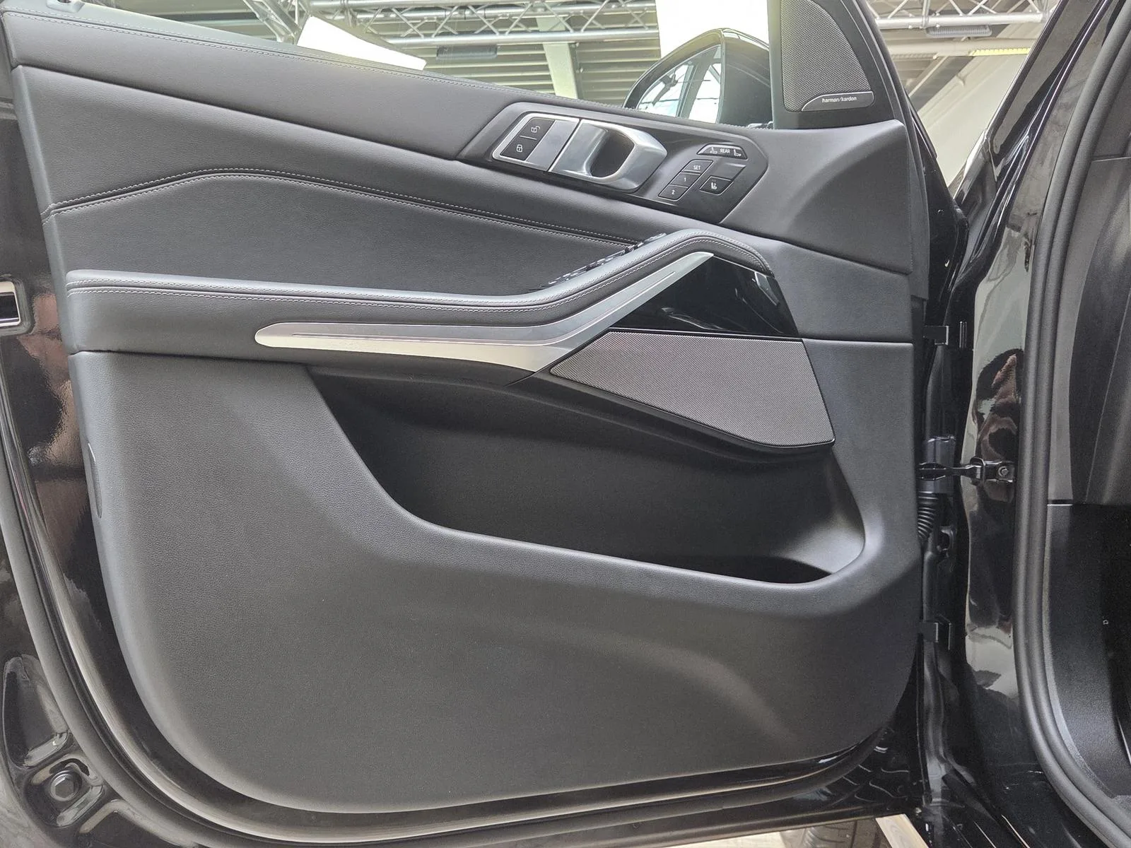 2025 BMW X7 40d M Sport Pro, 16/30