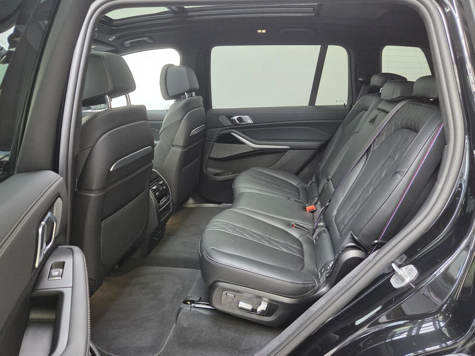 2025 BMW X7 40d M Sport Pro, 17/30
