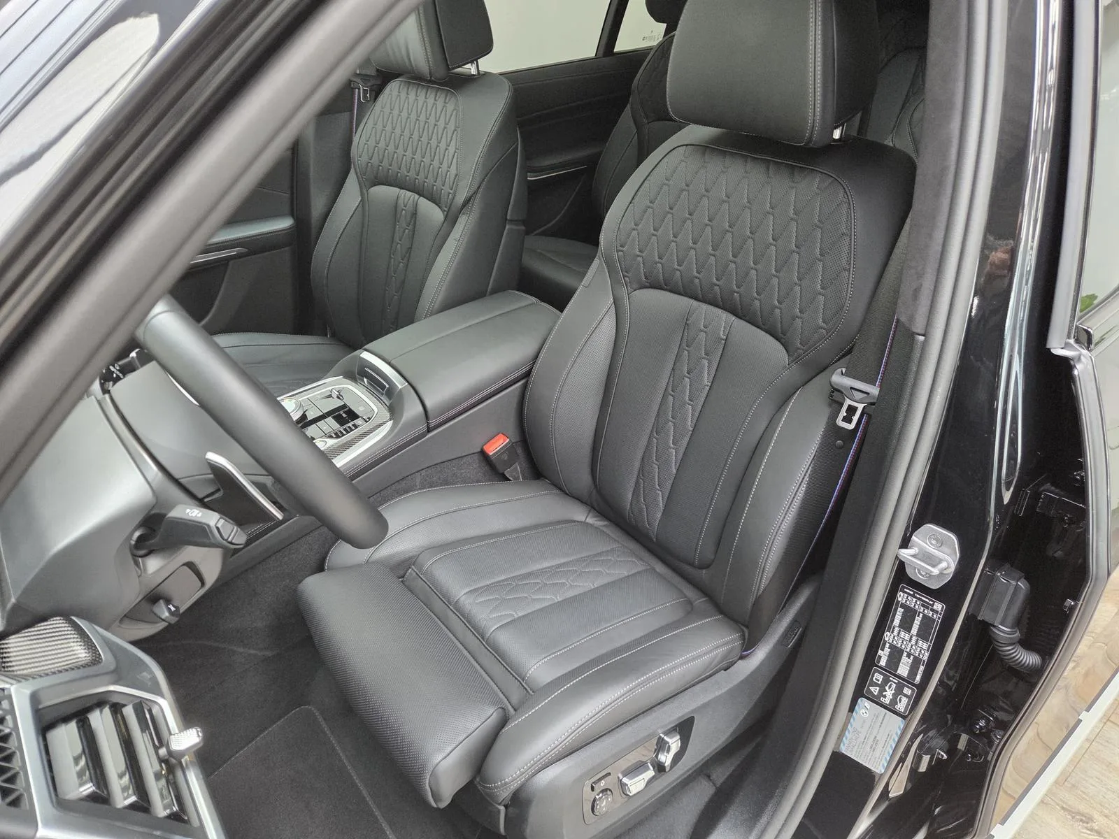 2025 BMW X7 40d M Sport Pro, 15/30