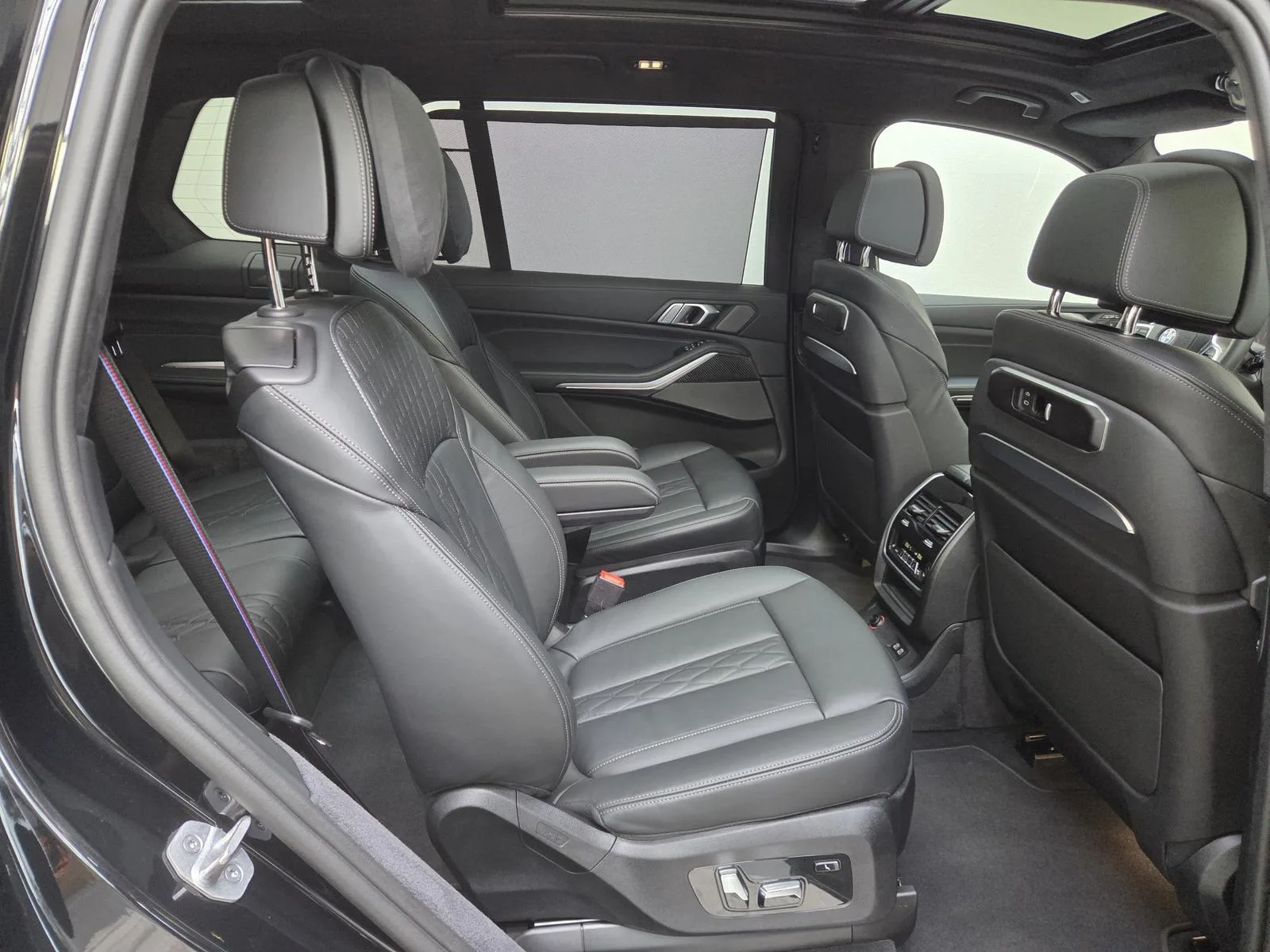 2025 BMW X7 40d M Sport Pro, 28/30