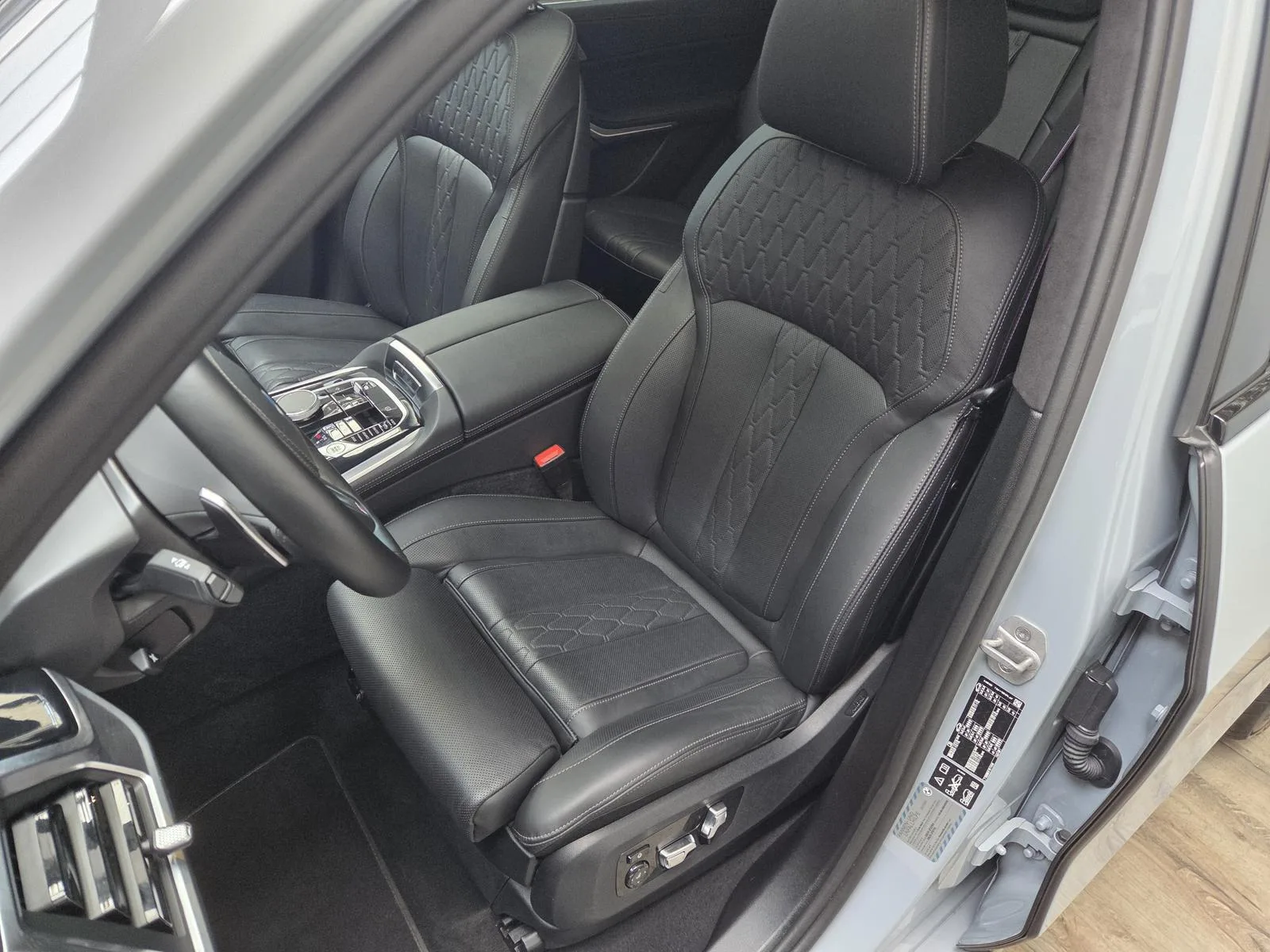 2025 BMW X7 40d M Sport Pro, 15/30