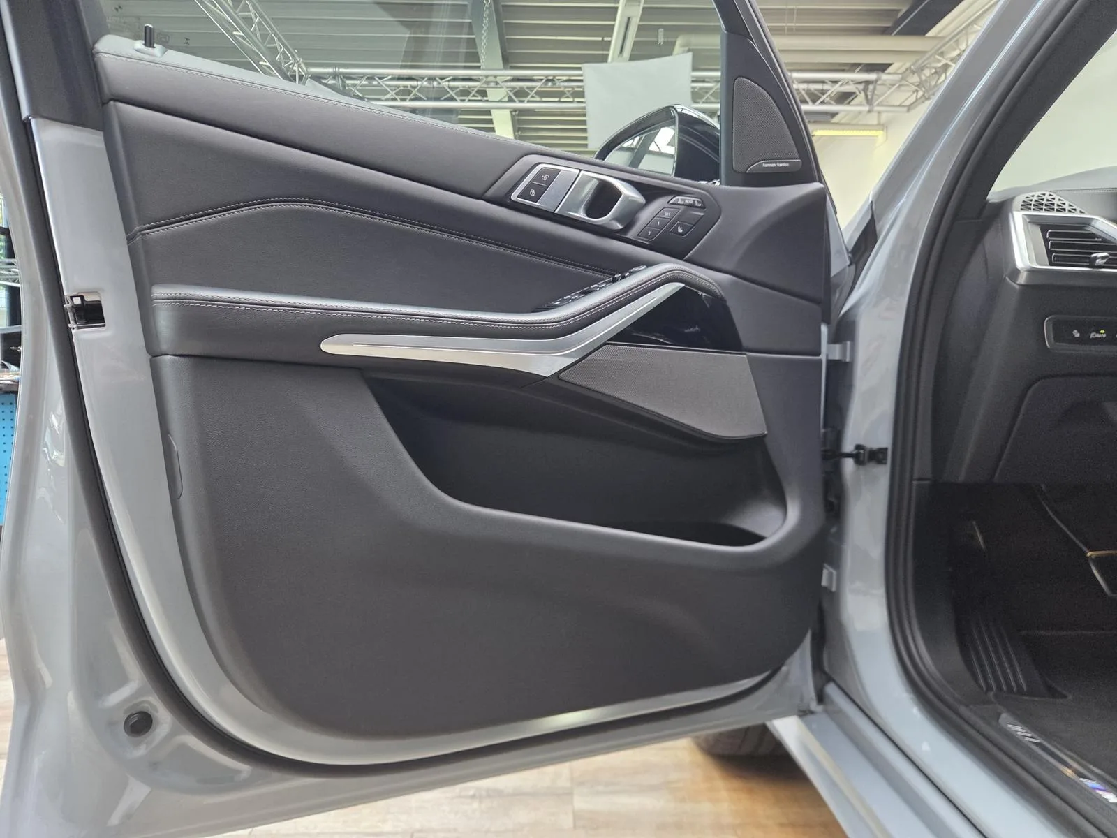 2025 BMW X7 40d M Sport Pro, 17/30