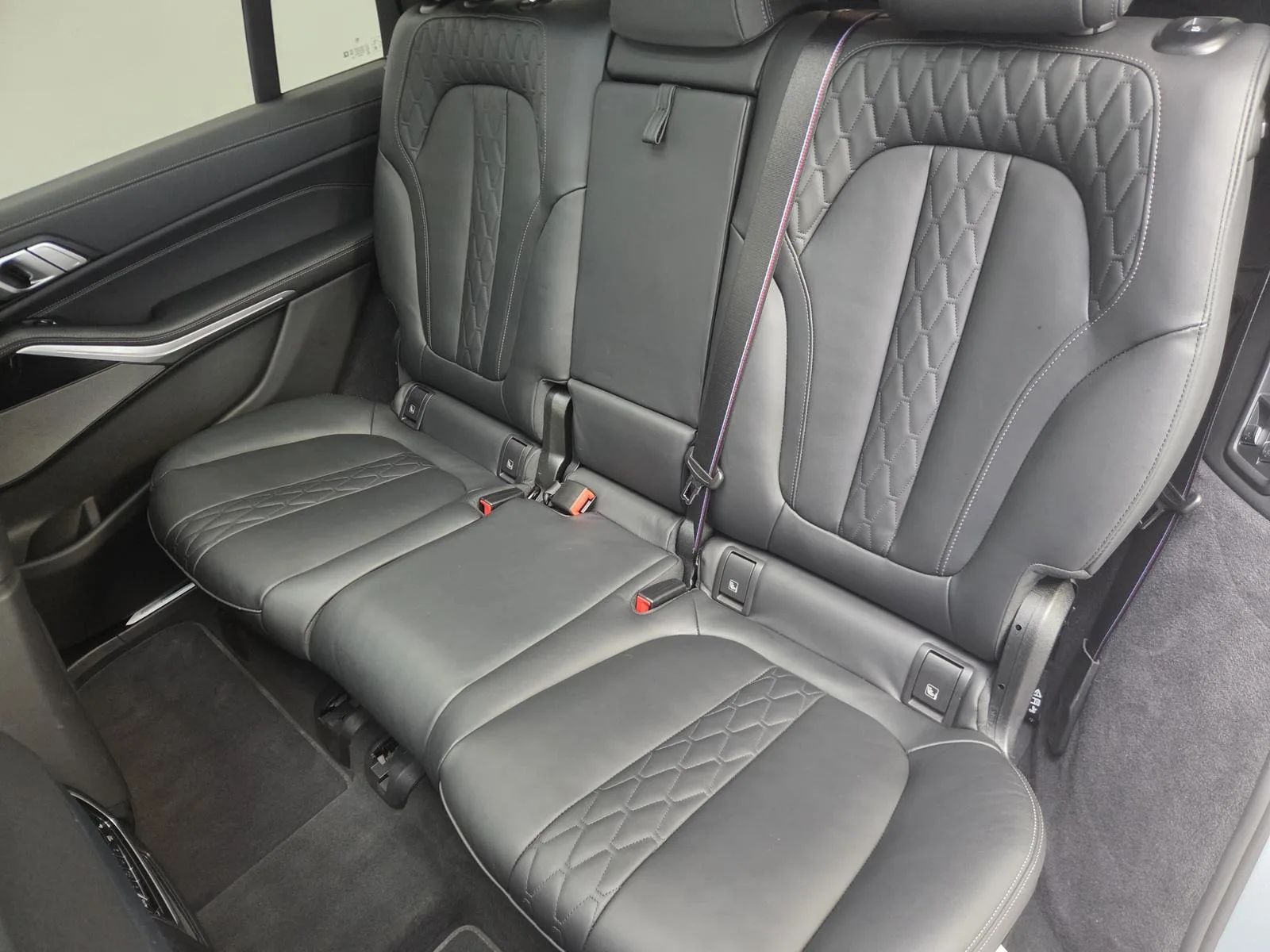 2025 BMW X7 40d M Sport Pro, 18/30