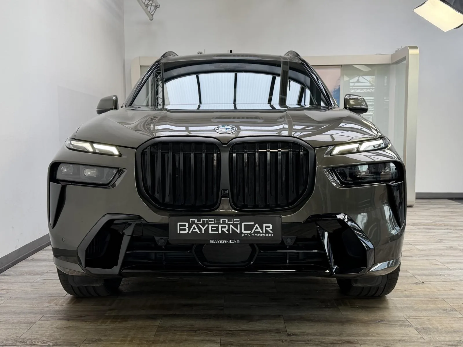 2025 BMW X7 40d M Sport Pro, 2/30