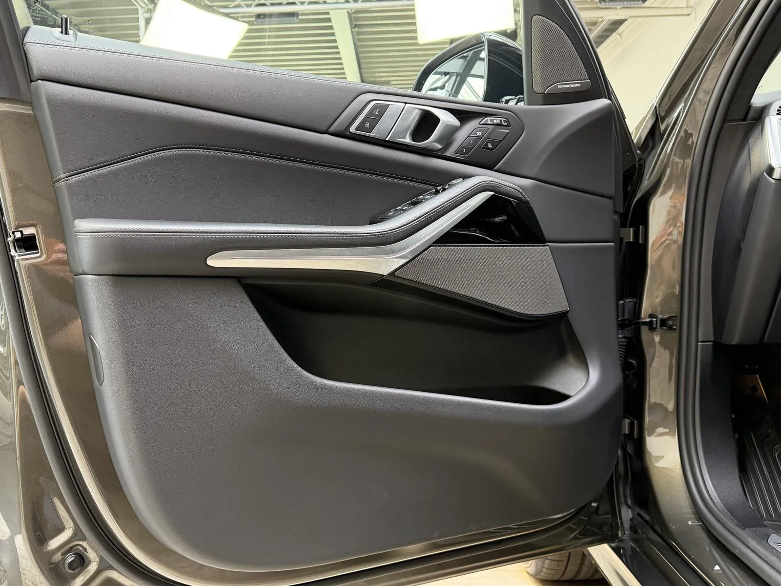 2025 BMW X7 40d M Sport Pro, 16/30