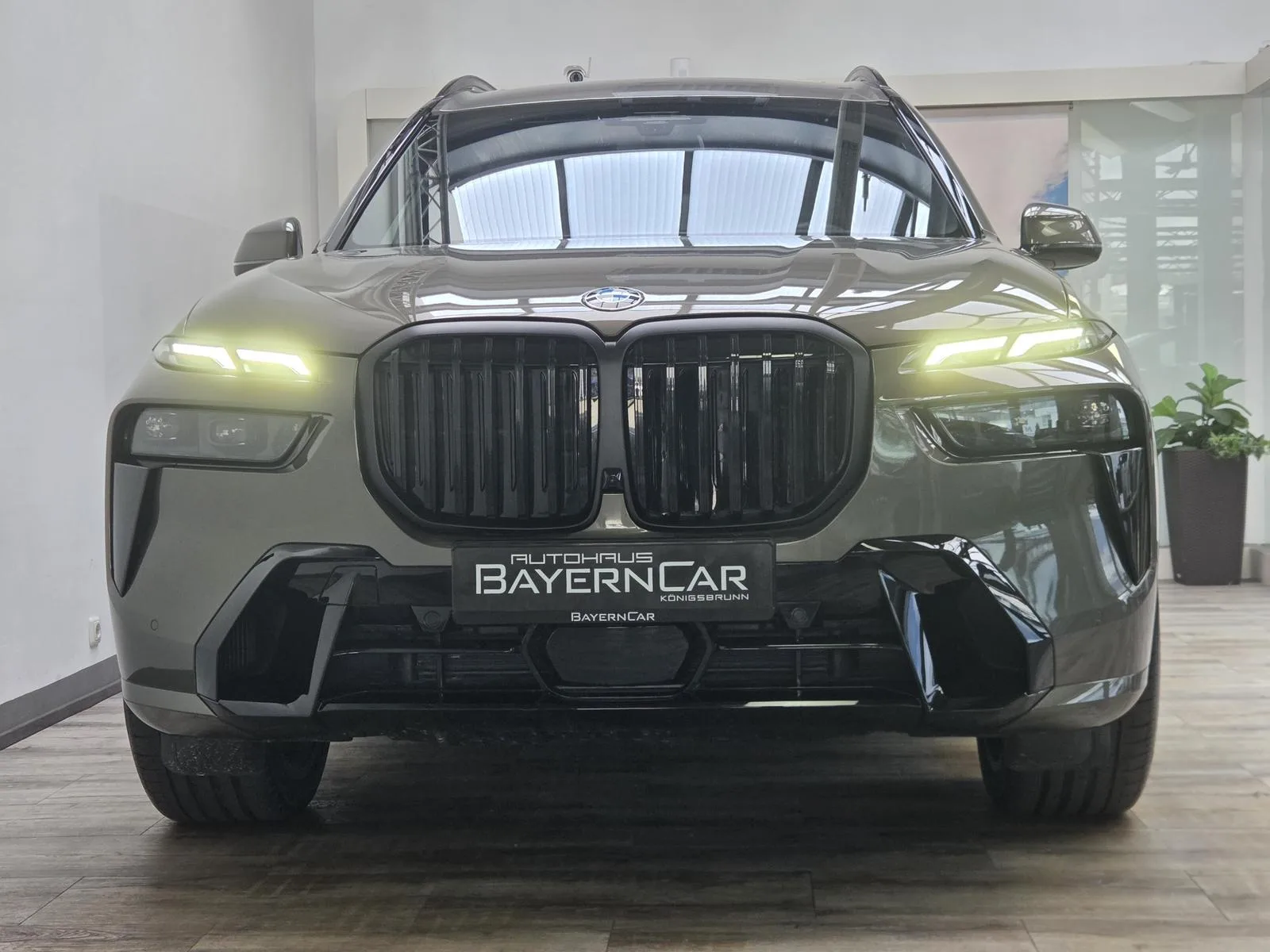 2025 BMW X7 40d M Sport Pro, 2/30
