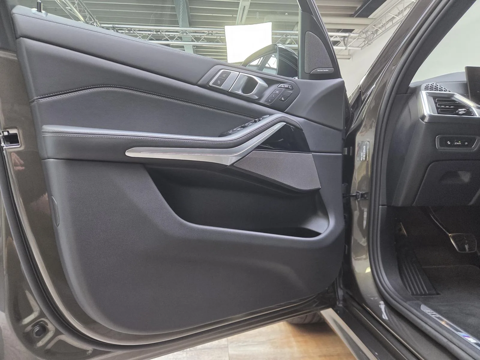 2025 BMW X7 40d M Sport Pro, 17/30