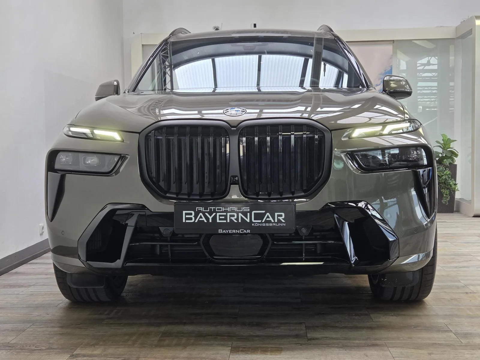 2025 BMW X7 40d M Sport Pro, 2/30
