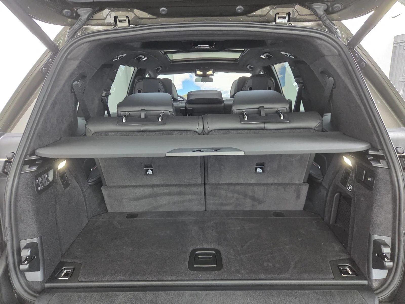 2025 BMW X7 40d M Sport Pro, 22/30