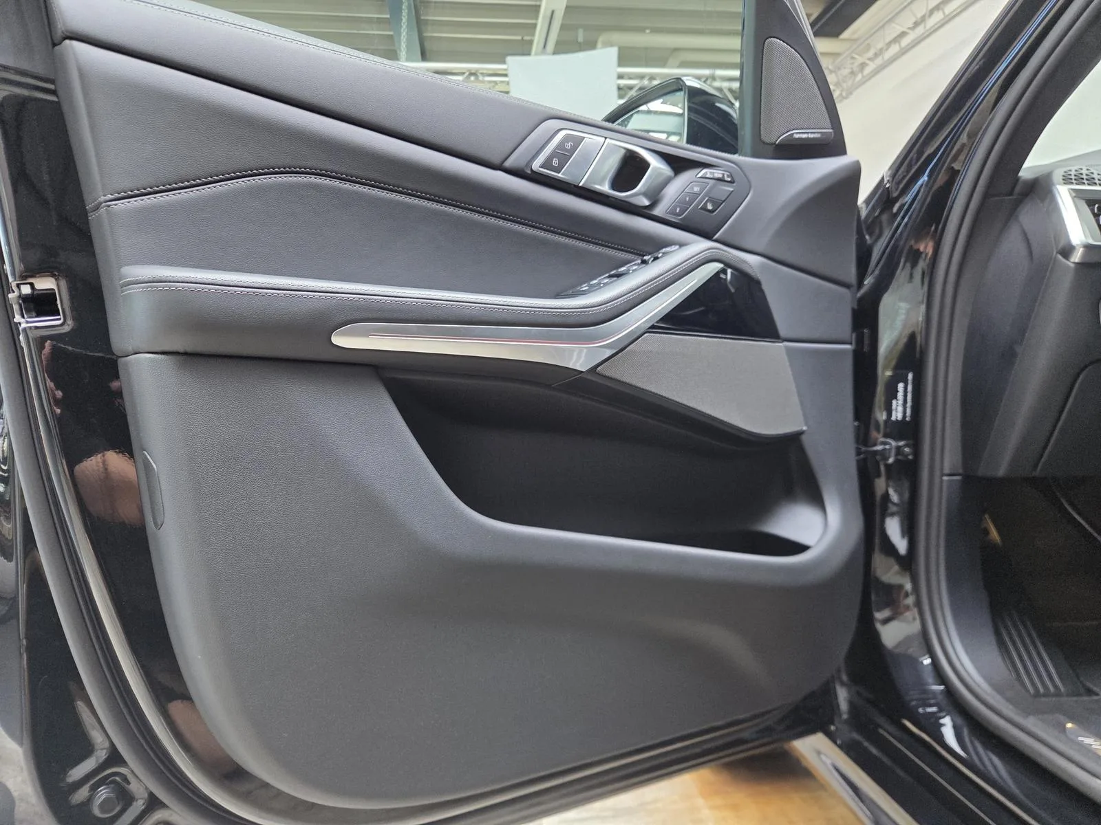 2025 BMW X7 40d M Sport Pro, 17/30