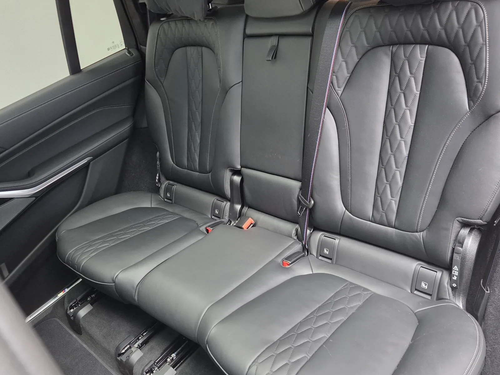 2025 BMW X7 40d M Sport Pro, 18/30