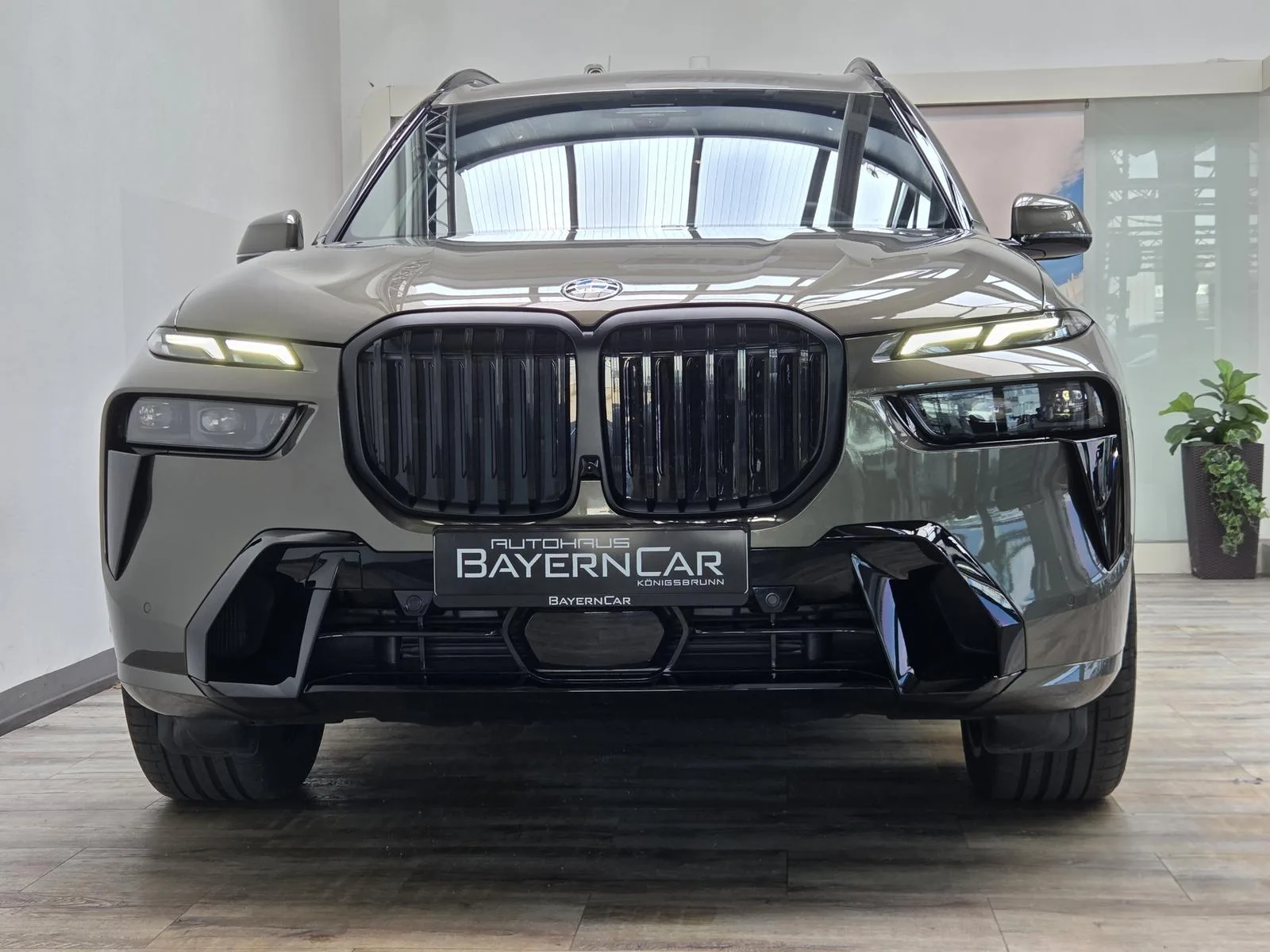 2025 BMW X7 40d M Sport Pro, 2/30