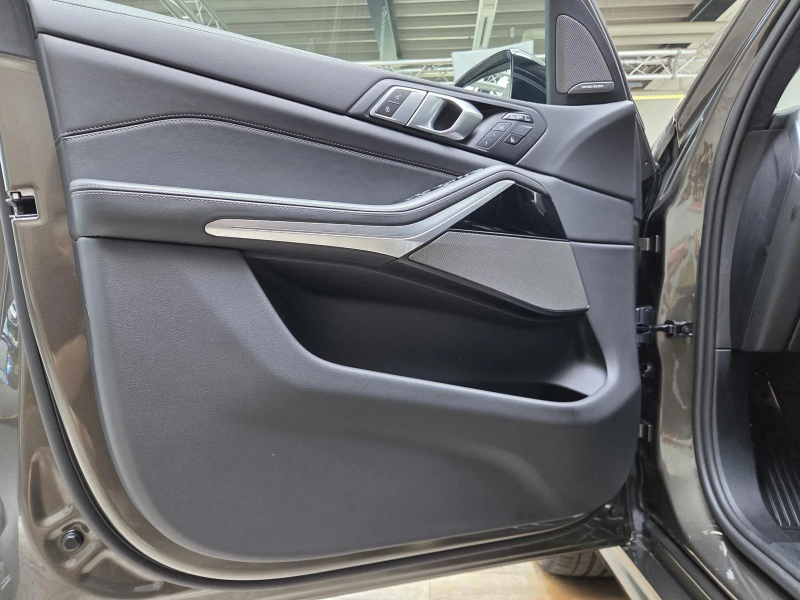 2025 BMW X7 40d M Sport Pro, 17/30