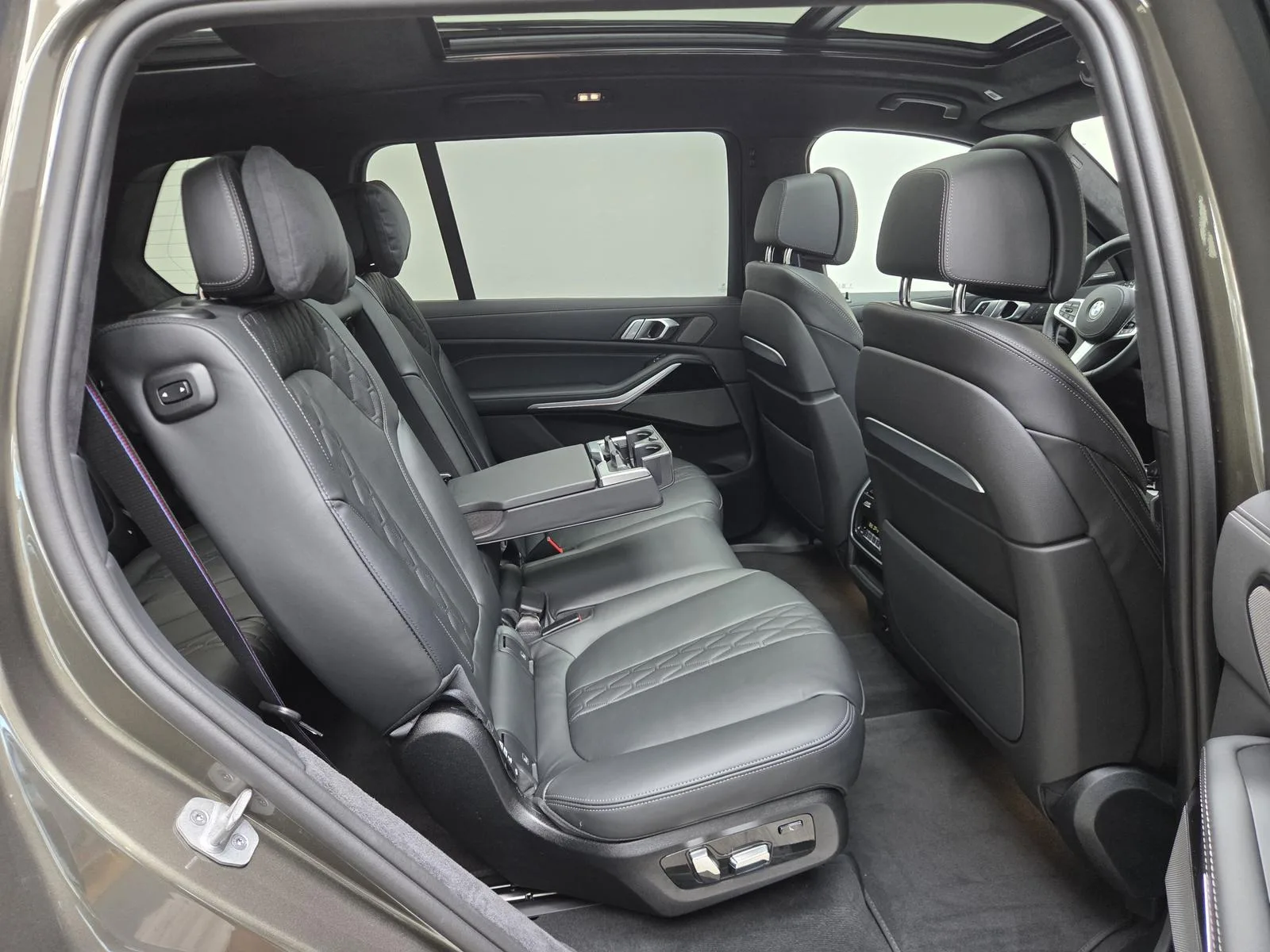 2025 BMW X7 40d M Sport Pro, 28/30