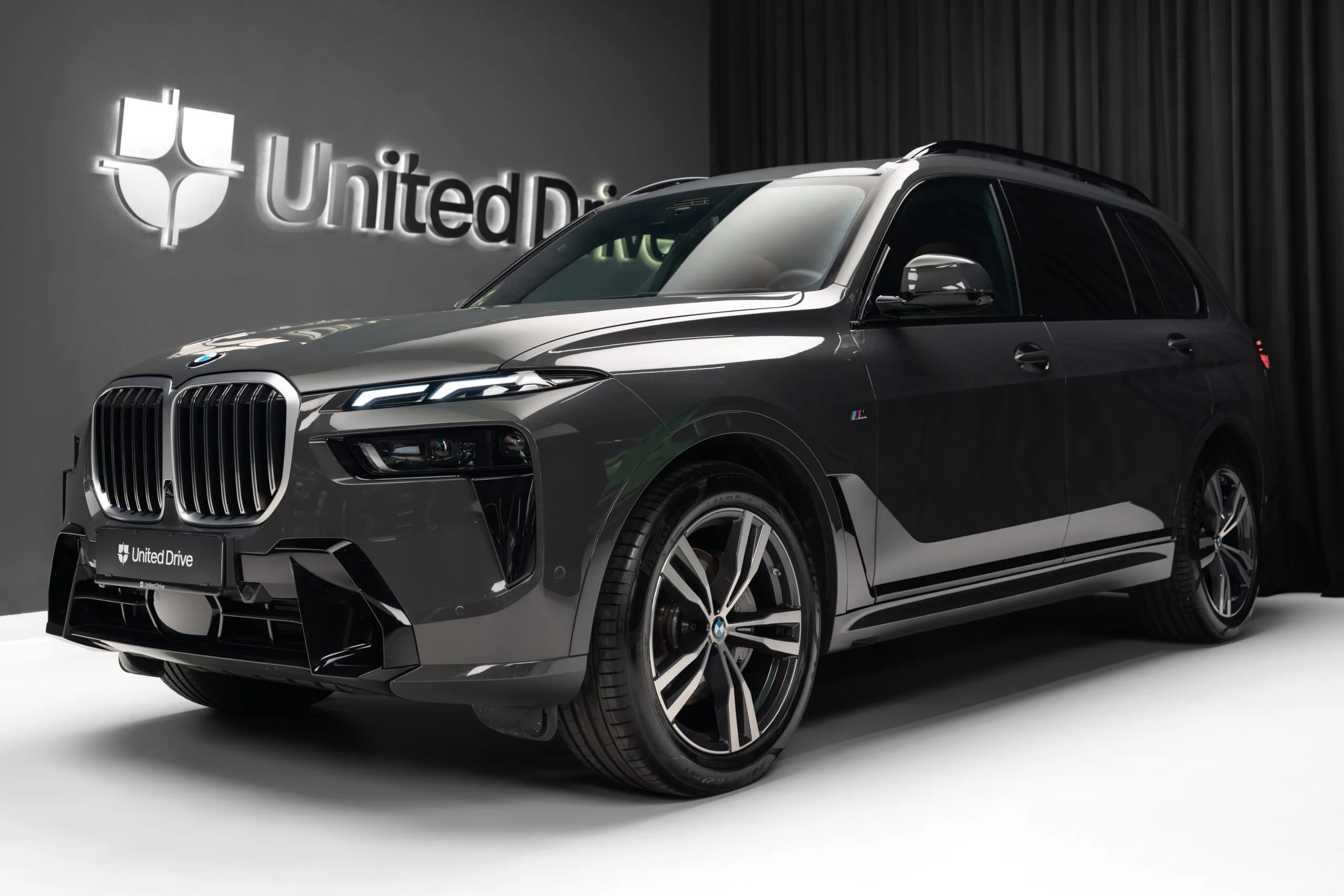 2025 BMW X7 40d M Sport Pro angeboten von einem Fachhändler in Voluntari, Rumänien, Hauptfoto