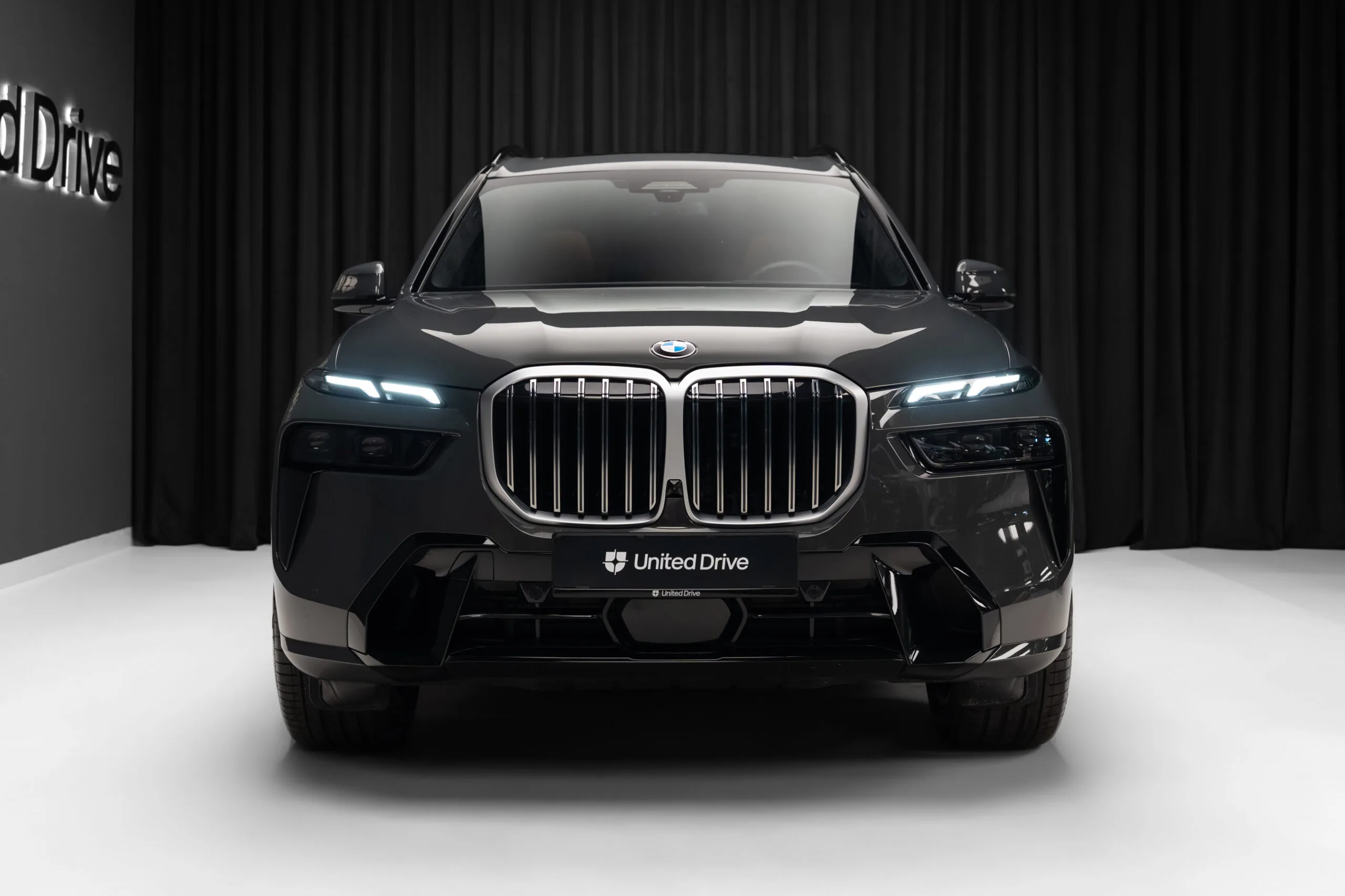 2025 BMW X7 40d M Sport Pro, 2/30