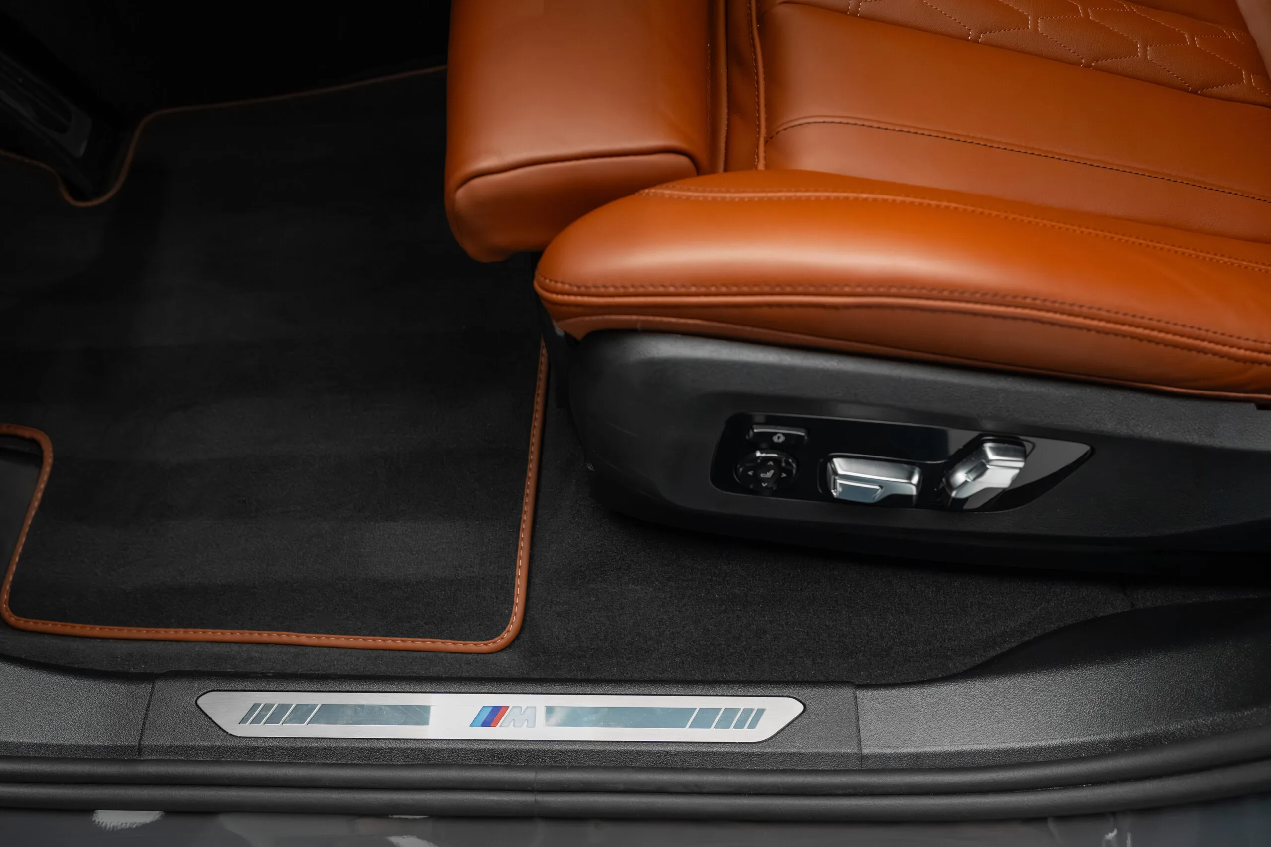 2025 BMW X7 40d M Sport Pro, 16/30