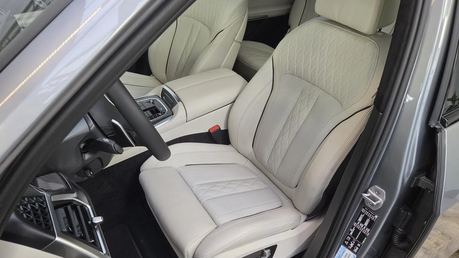 2025 BMW X7 M60i, 15/30