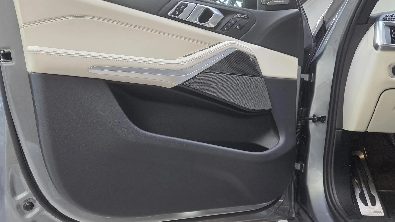 2025 BMW X7 M60i, 17/30