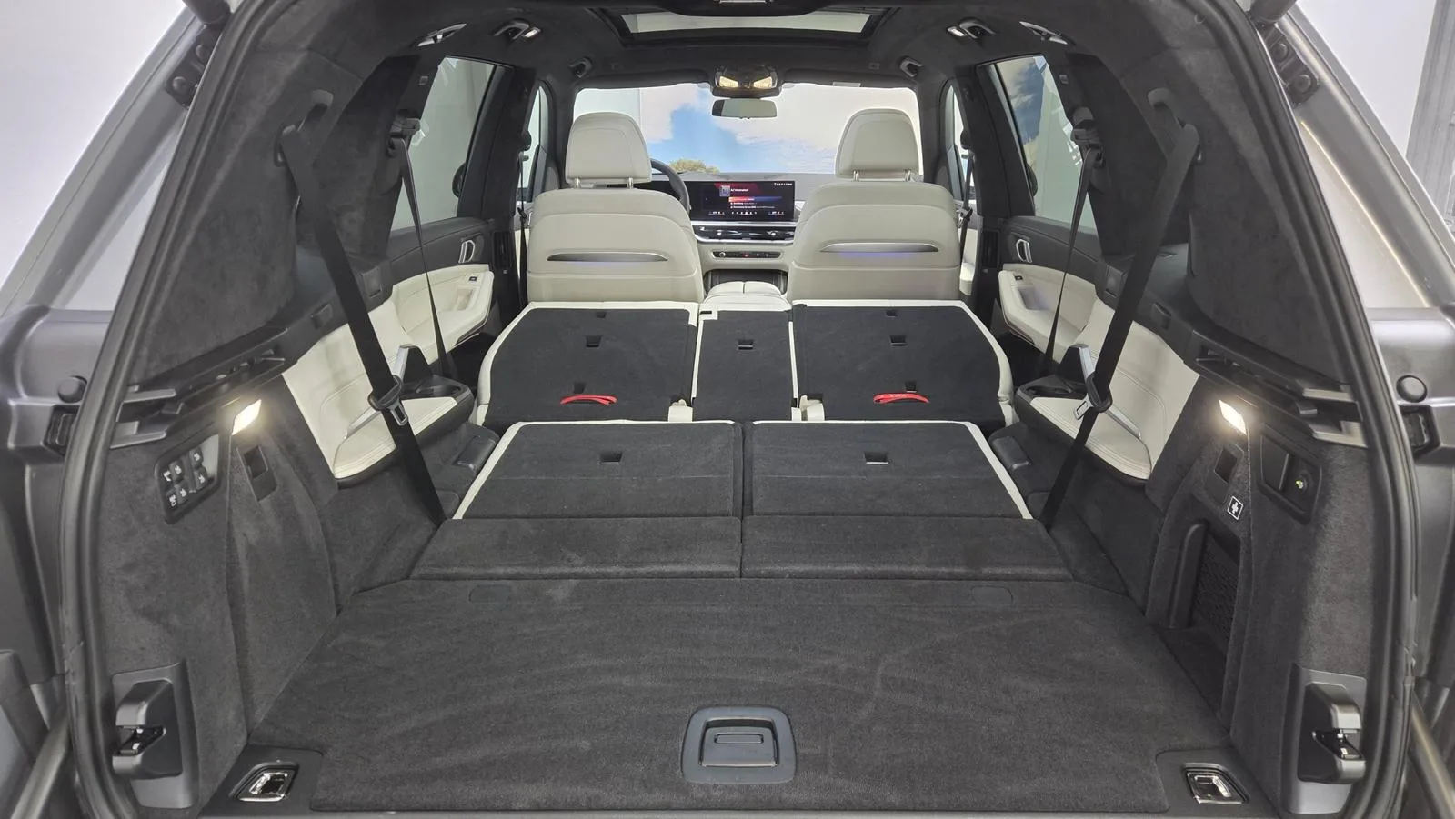 2025 BMW X7 M60i, 25/30