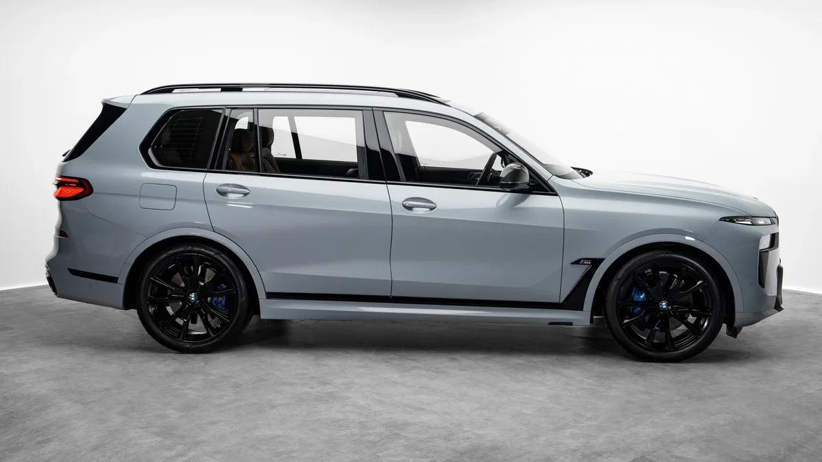 2025 BMW X7 M60i proposée par un concessionnaire spécialisé à Dubai, Émirats arabes unis, photo 5 sur 25