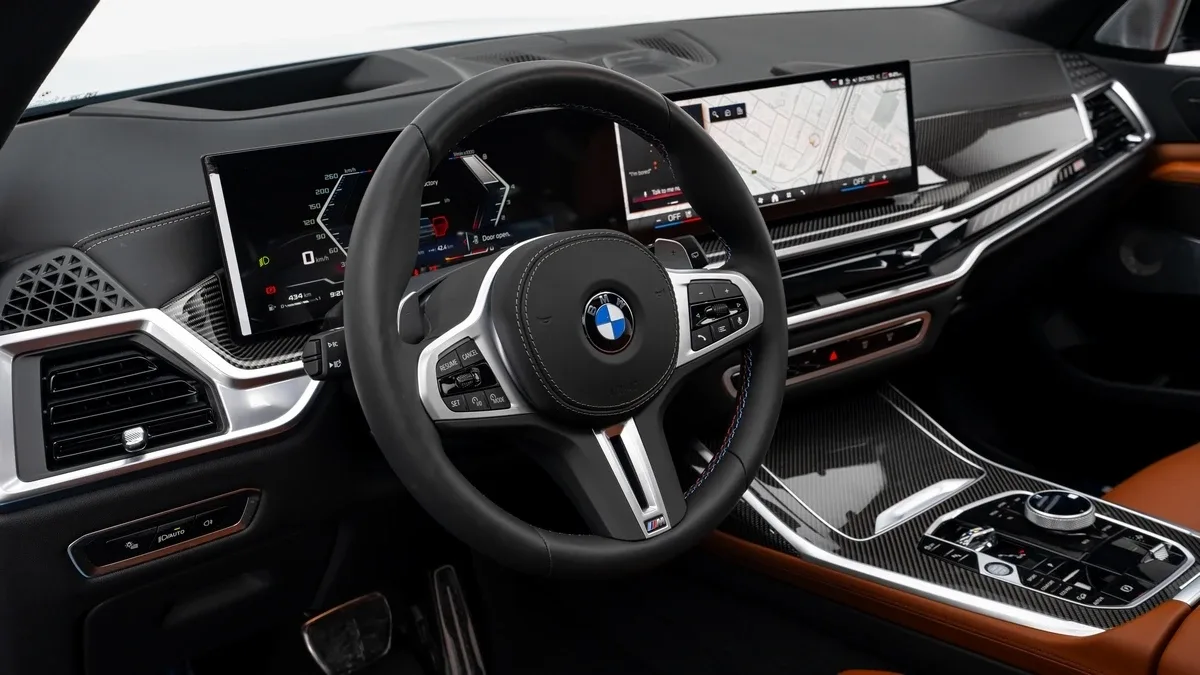 2025 BMW X7 M60i proposée par un concessionnaire spécialisé à Dubai, Émirats arabes unis, photo 12 sur 25
