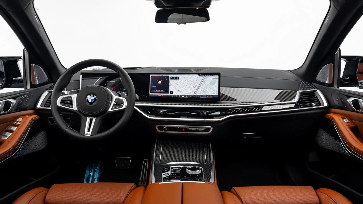 2025 BMW X7 M60i proposée par un concessionnaire spécialisé à Dubai, Émirats arabes unis, photo 14 sur 25