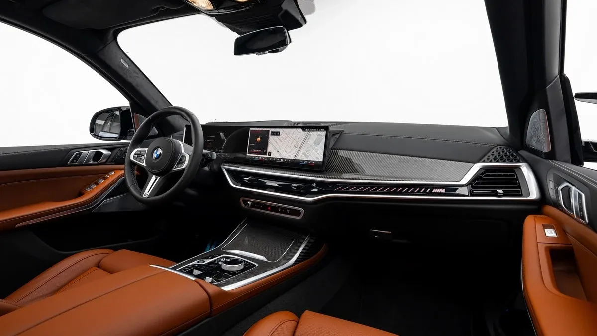 2025 BMW X7 M60i proposée par un concessionnaire spécialisé à Dubai, Émirats arabes unis, photo 17 sur 25