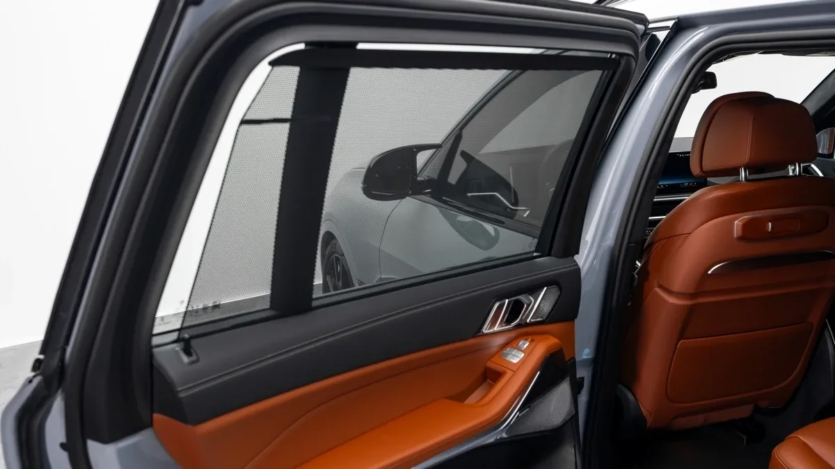 2025 BMW X7 M60i proposée par un concessionnaire spécialisé à Dubai, Émirats arabes unis, photo 21 sur 25