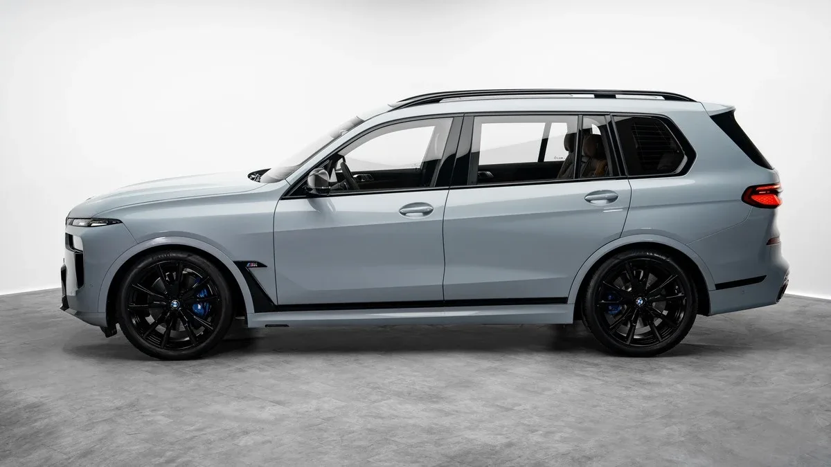 2025 BMW X7 M60i proposée par un concessionnaire spécialisé à Dubai, Émirats arabes unis, photo 25 sur 25