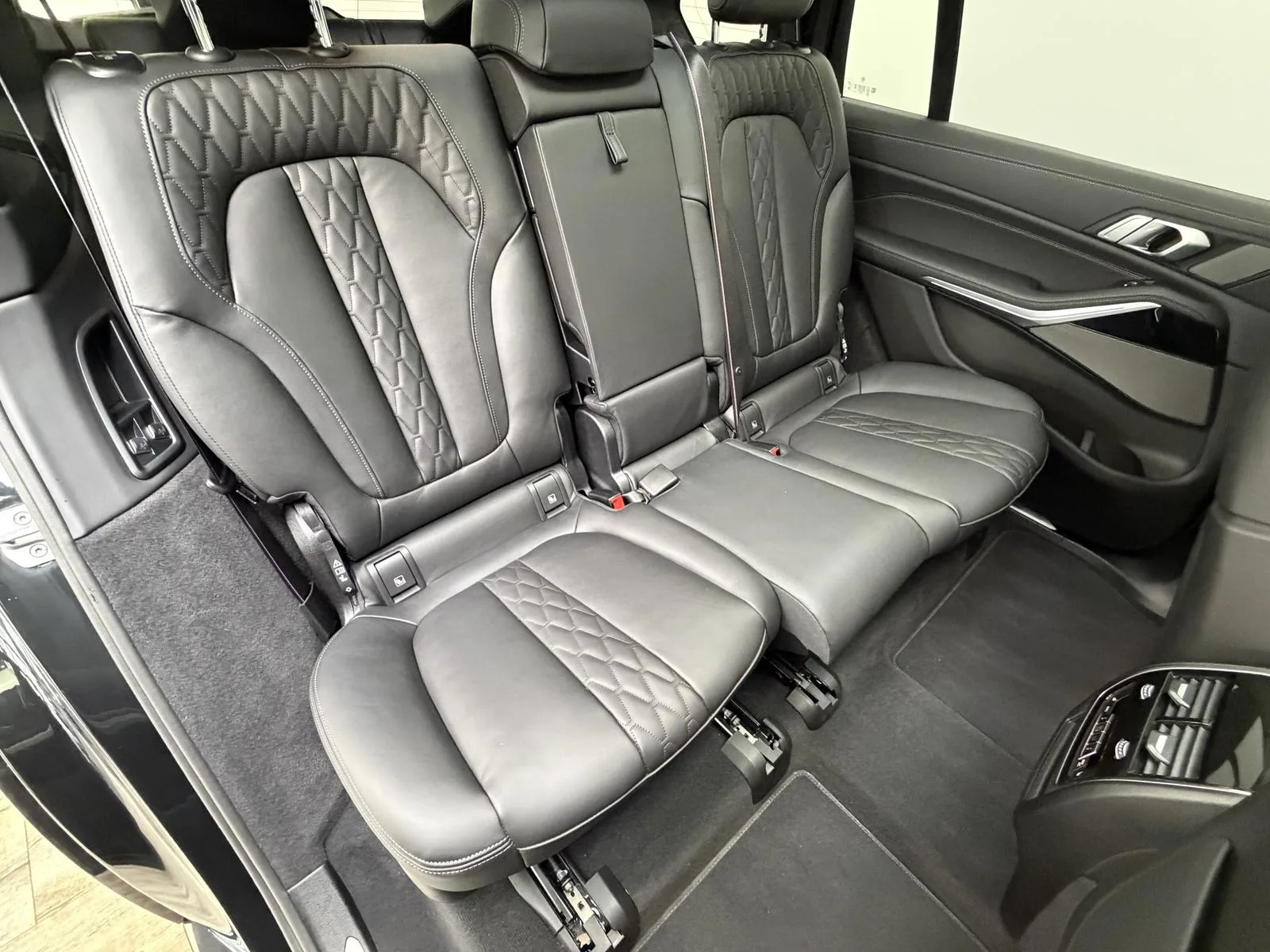2025 BMW X7 xDrive40i M Sport Pro, 28/30