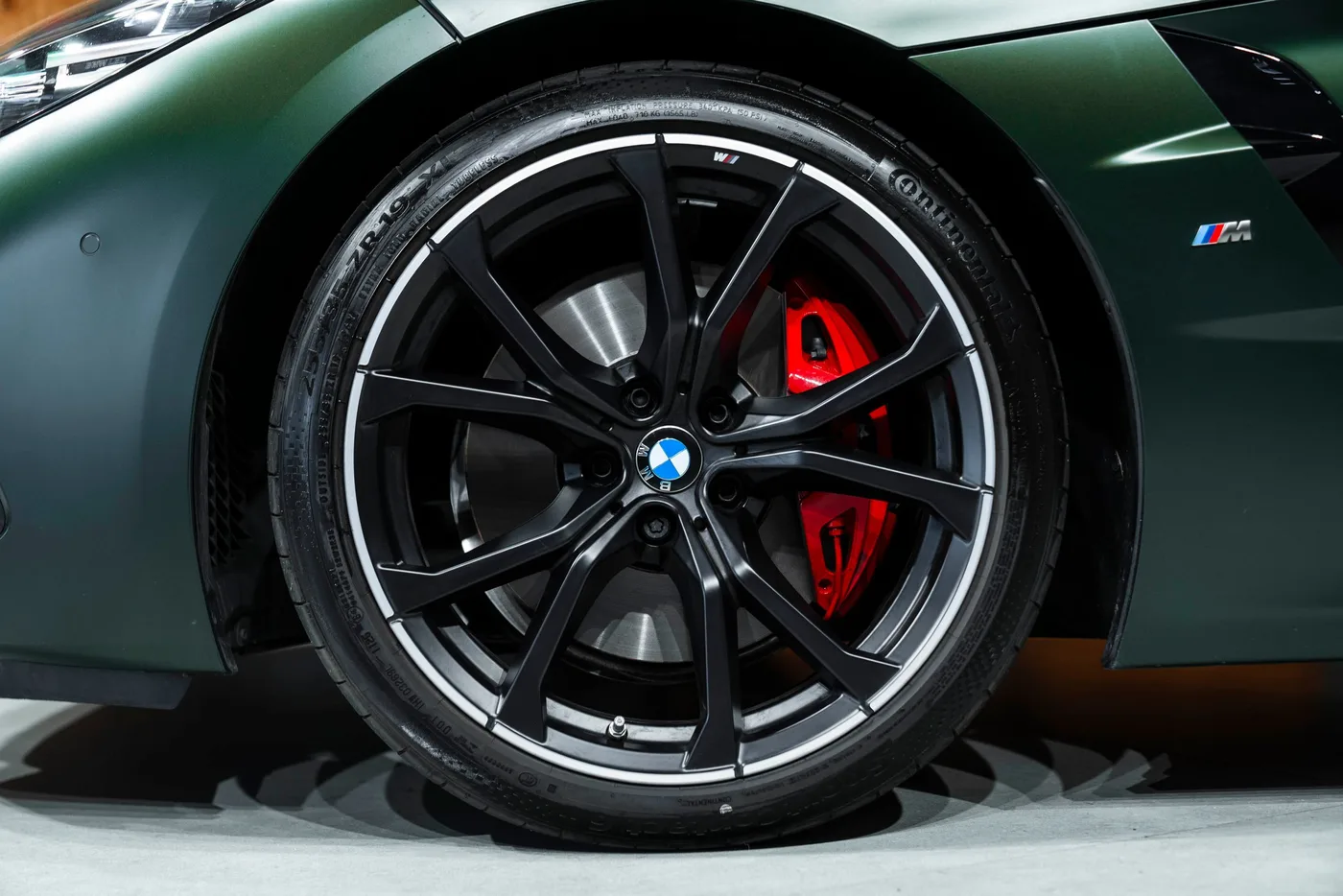 2025 BMW Z4 M40i proposée par un concessionnaire spécialisé à Bratislava, Slovaquie, photo 5 sur 15