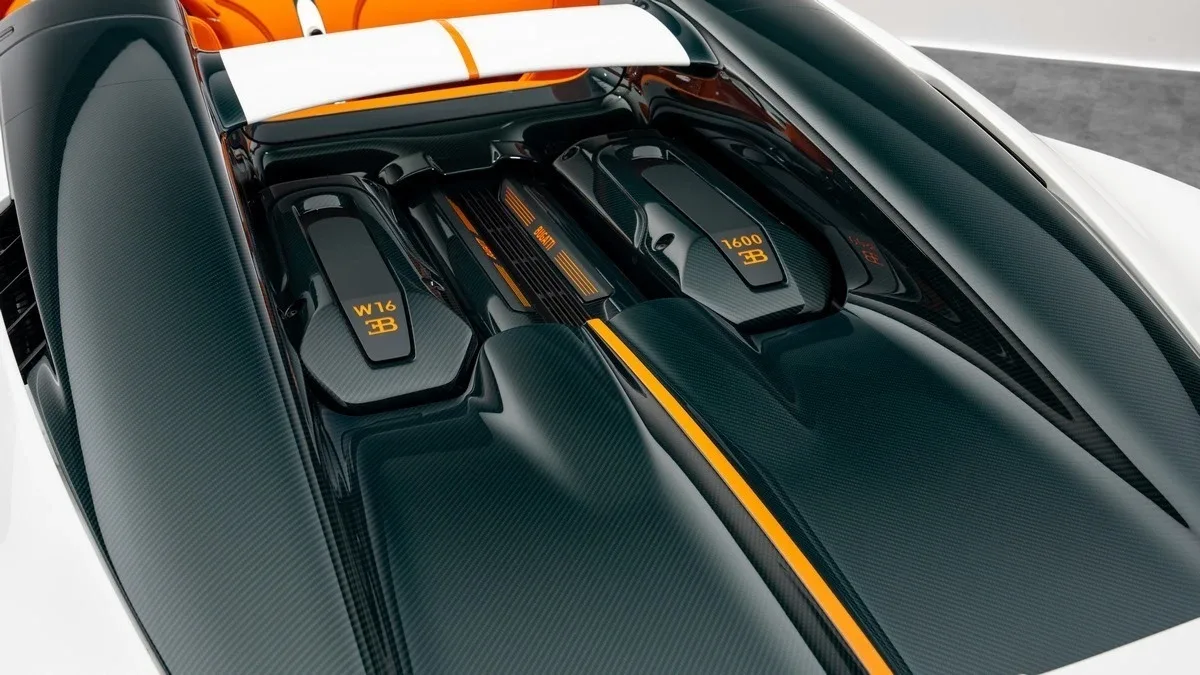 2025 Bugatti W16 Mistral, 17/30