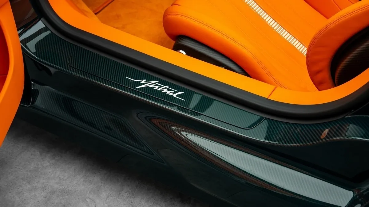2025 Bugatti W16 Mistral, 24/30