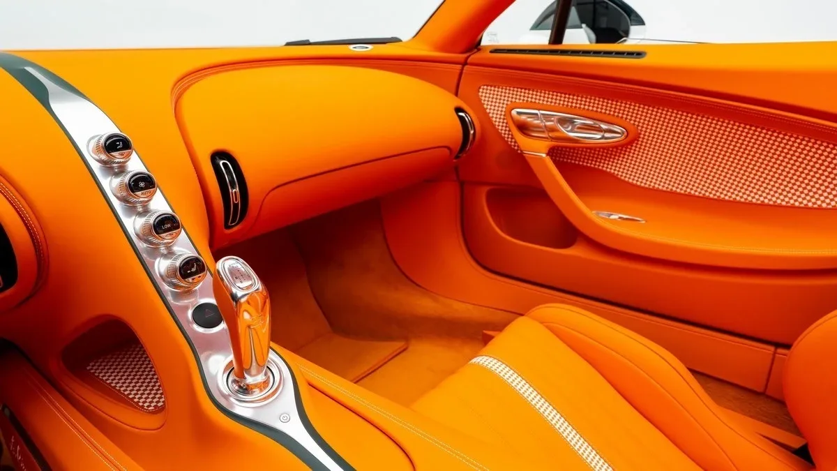 2025 Bugatti W16 Mistral, 28/30