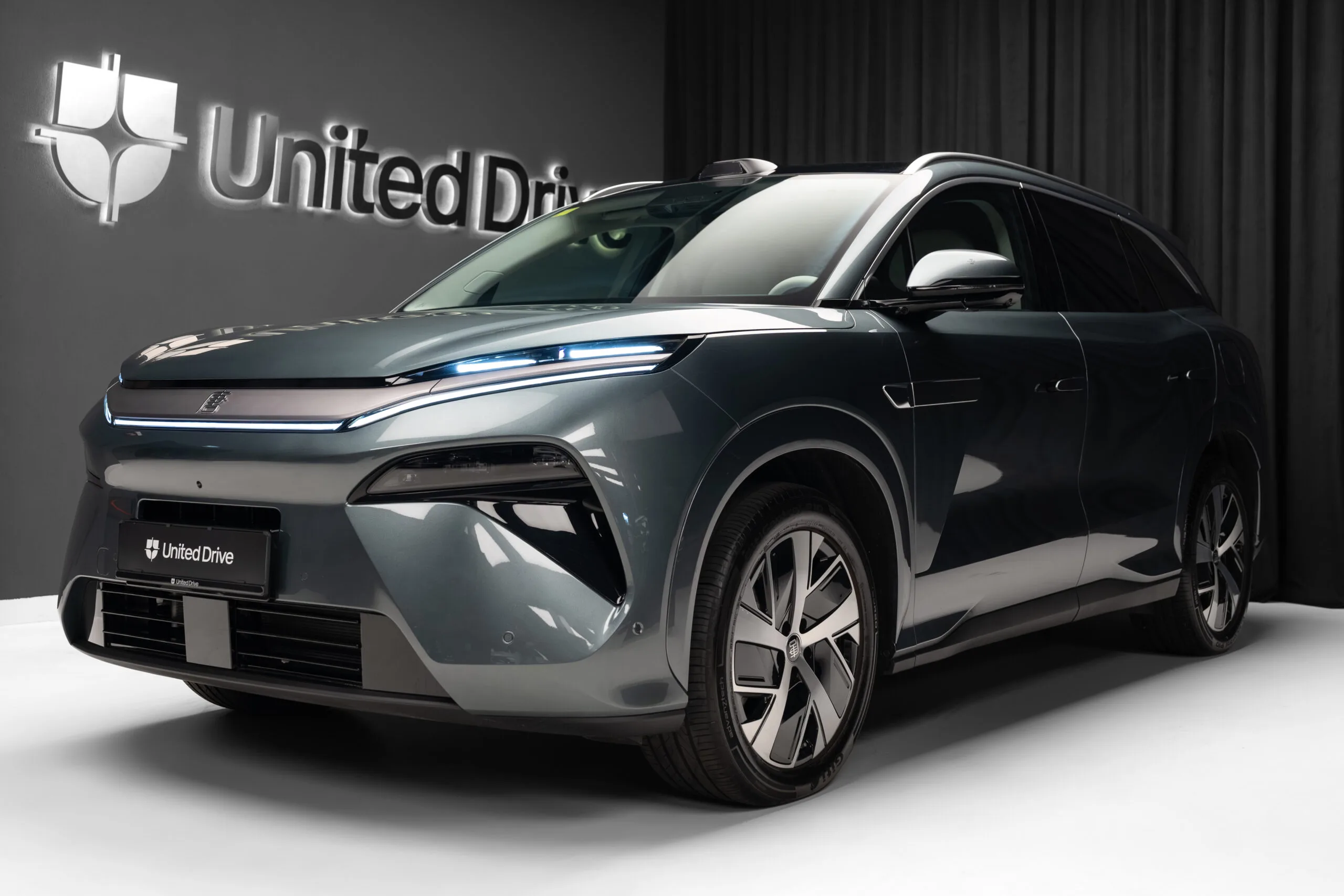 2025 BYD Tang L DM-p angeboten von einem Fachhändler in Voluntari, Rumänien, Hauptfoto