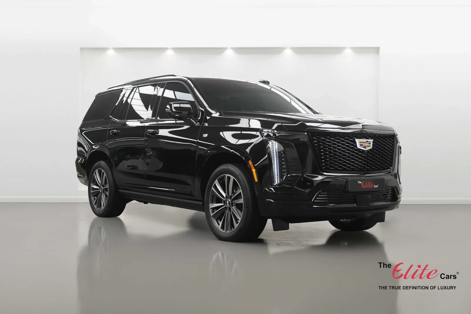 2025 Cadillac Escalade 600 Sport angeboten von einem Fachhändler in Dubai, Vereinigte Arabische Emirate, Hauptfoto