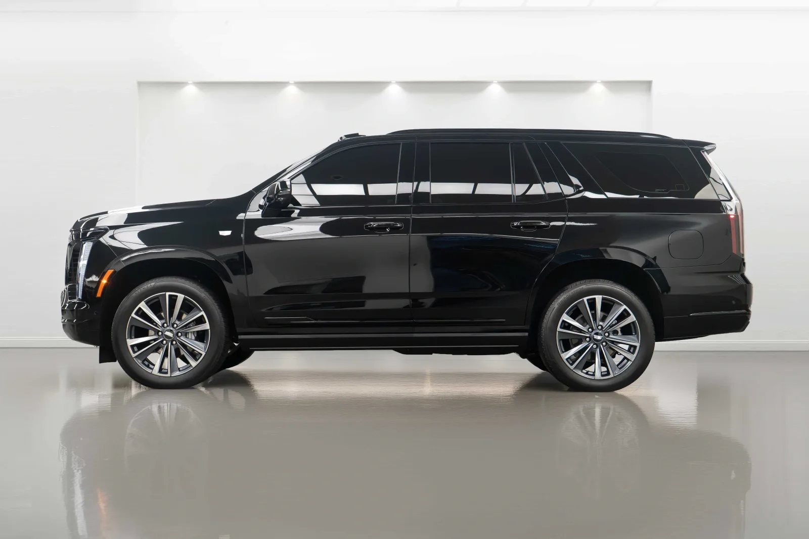 2025 Cadillac Escalade 600 Sport, 2/16
