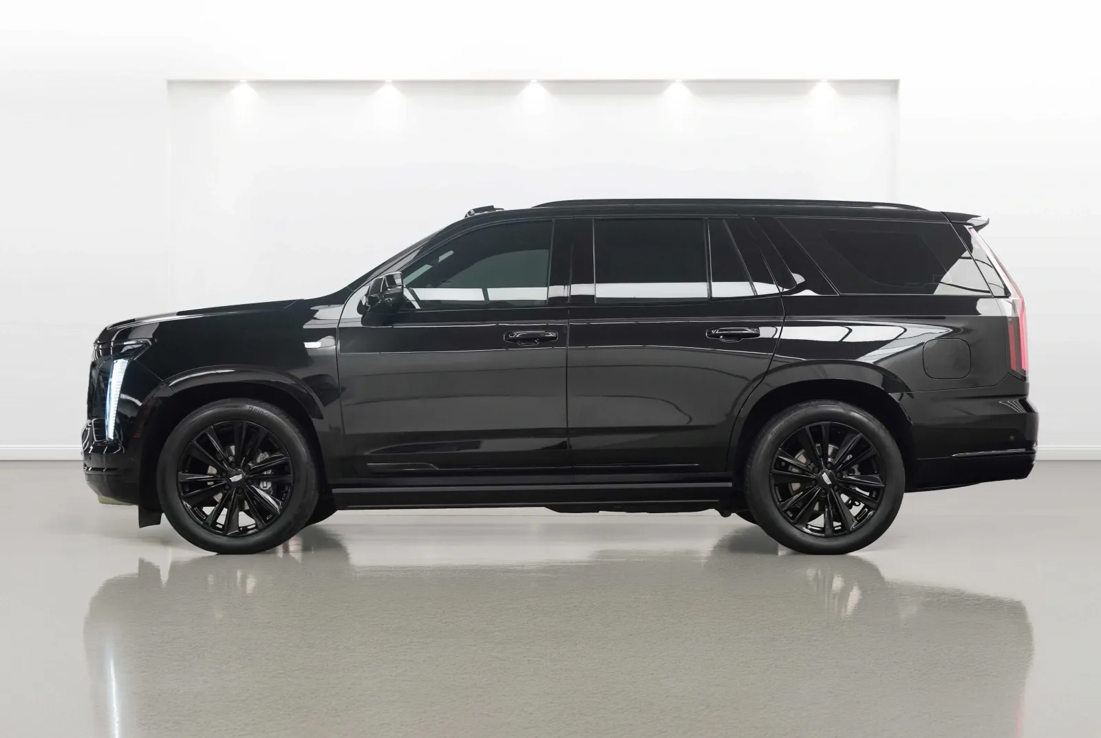 2025 Cadillac Escalade 600 Sport, 2/16
