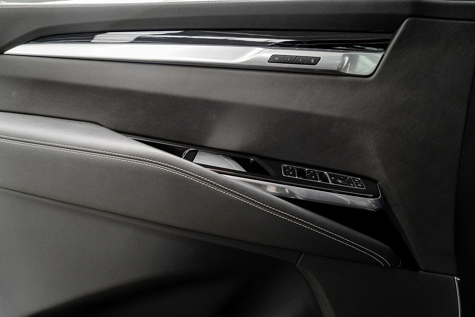 2025 Cadillac Escalade 600 Sport, 16/16