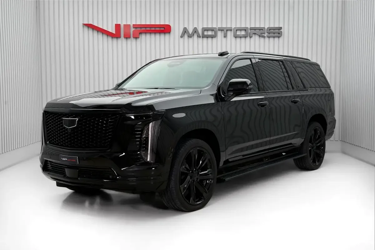 2025 Cadillac Escalade Platinum angeboten von einem Fachhändler in Dubai, Vereinigte Arabische Emirate, Hauptfoto