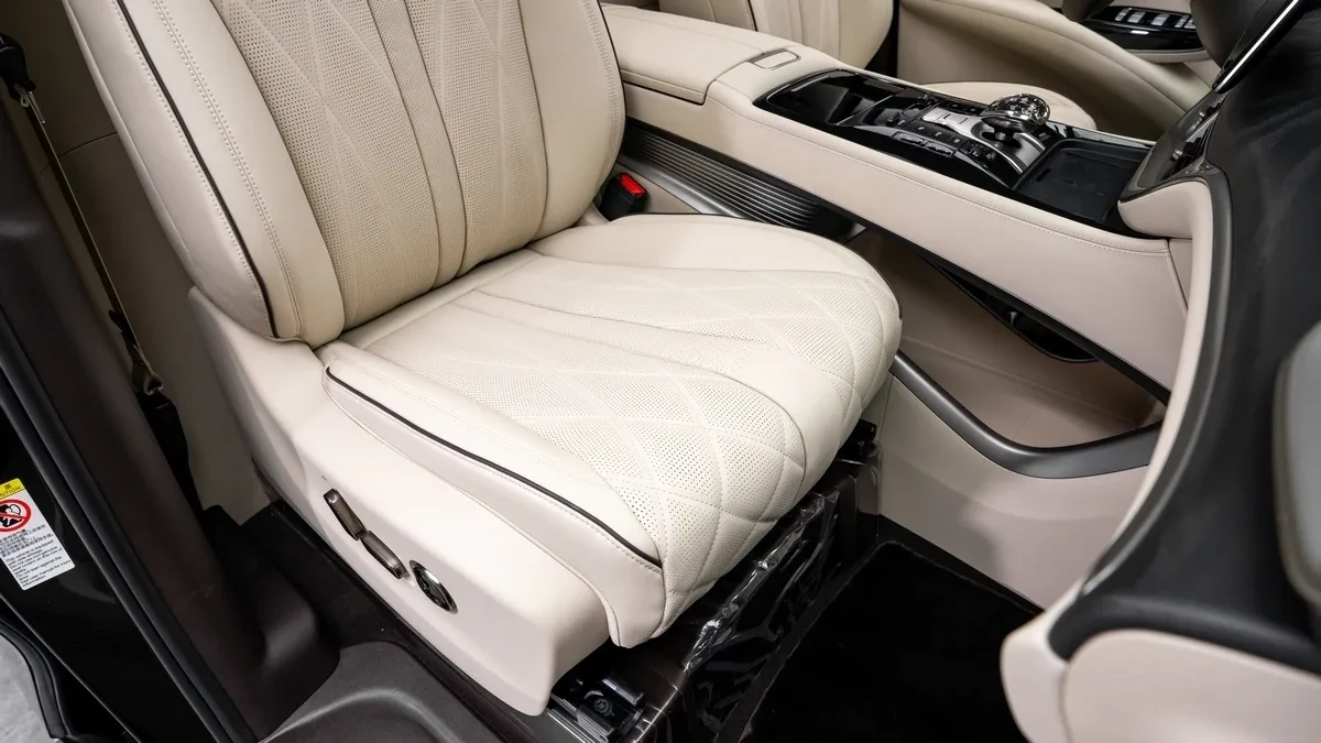 2025 Denza D9 Pioneer angeboten von einem Fachhändler in Dubai, Vereinigte Arabische Emirate, Foto 17 von 25