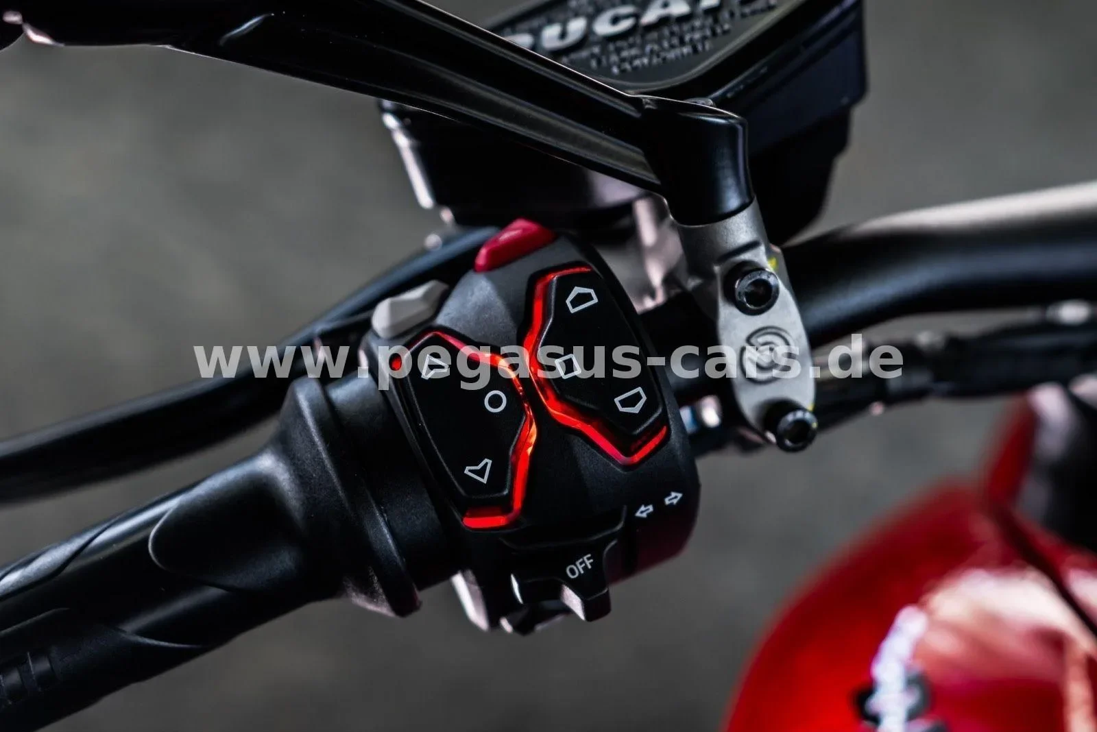 2025 Ducati XDiavel V4, 29/30
