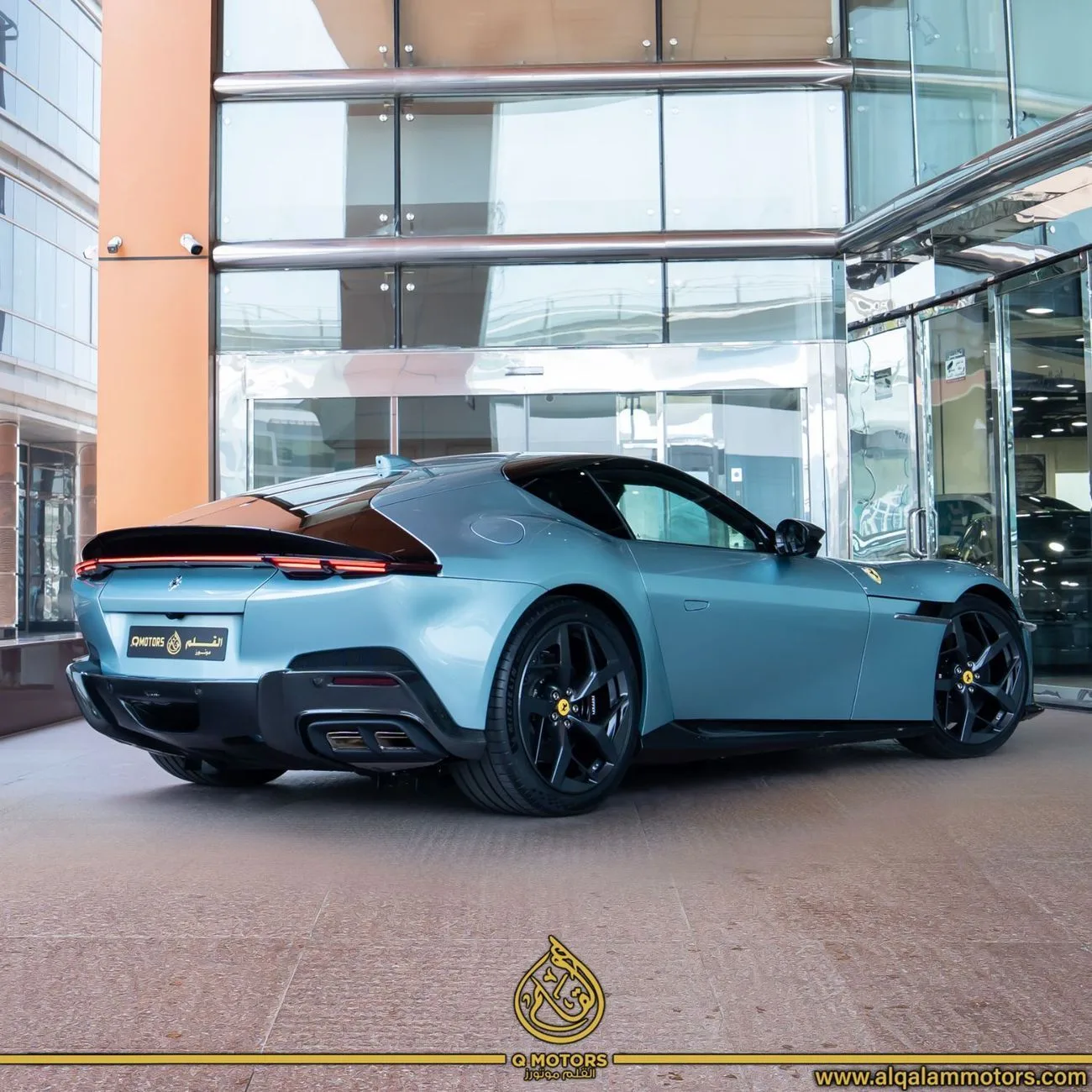 2025 Ferrari 12Cilindri angeboten von einem Fachhändler in Dubai, Vereinigte Arabische Emirate, Foto 2 von 18