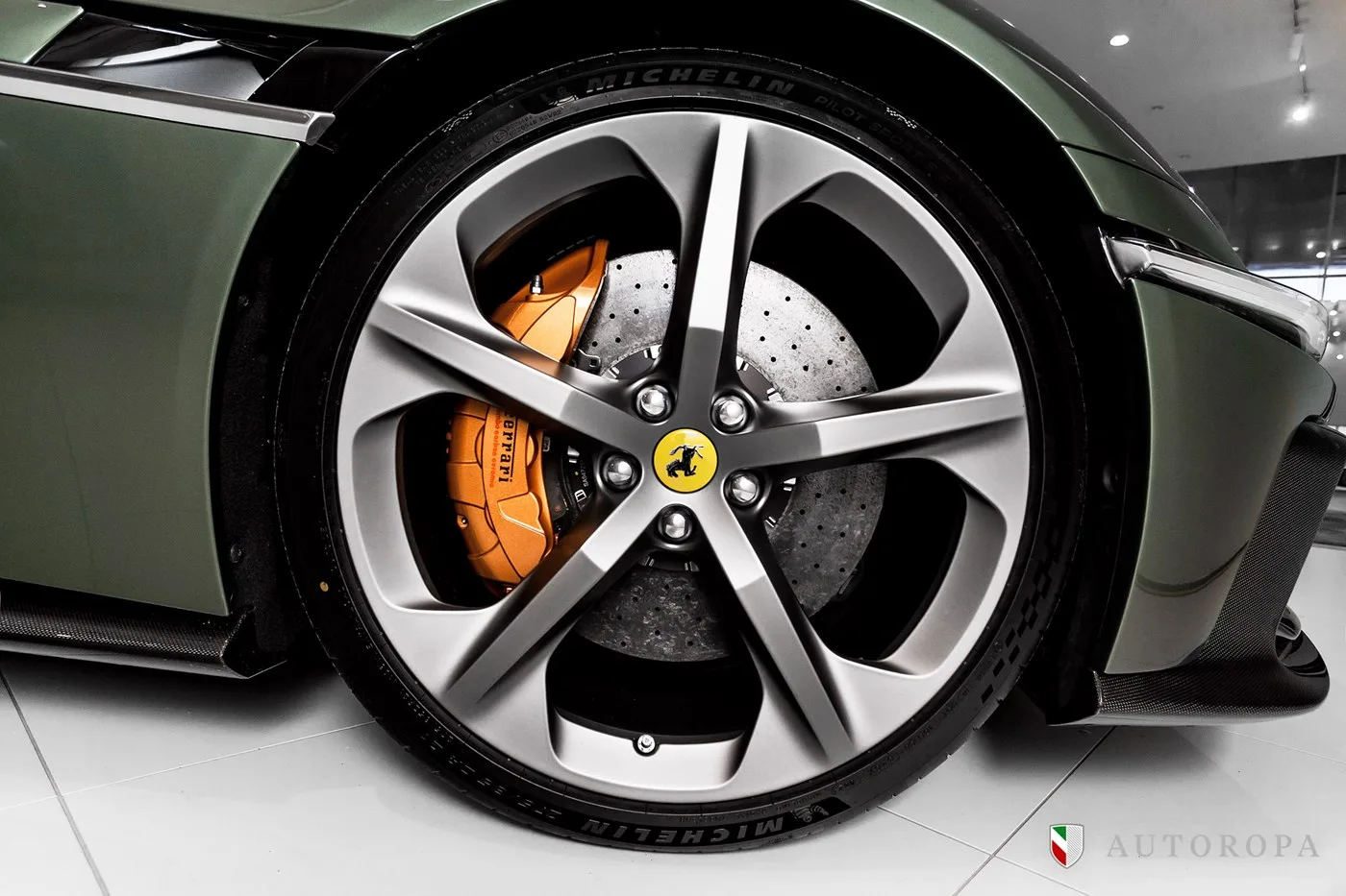 2025 Ferrari 12Cilindri angeboten von einem offiziellen Ferrari und Maserati-Vertragshändler in Stockholm, Schweden, Foto 10 von 10