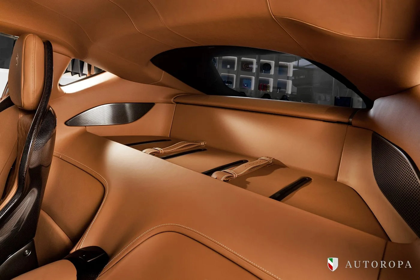 2025 Ferrari 12Cilindri angeboten von einem offiziellen Ferrari und Maserati-Vertragshändler in Stockholm, Schweden, Foto 9 von 10