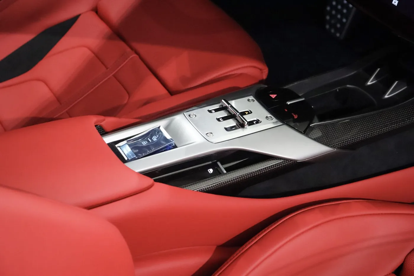 2025 Ferrari 12Cilindri Atelier offered by a supercar dealer in Zibido San Giacomo, Italy, photo 18 of 23