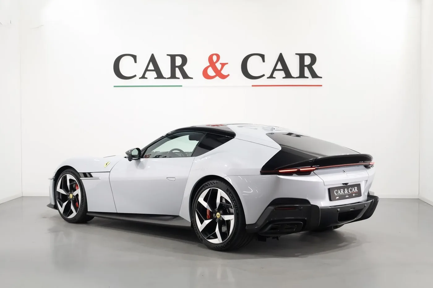 2025 Ferrari 12Cilindri offered by a supercar dealer in Zibido San Giacomo, Italy, photo 2 of 25
