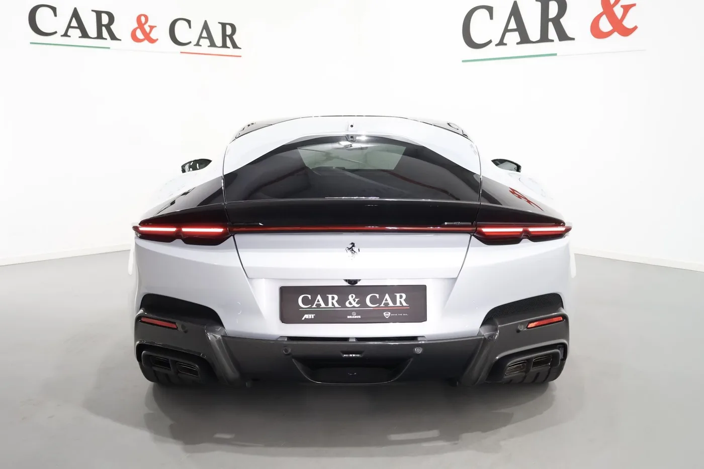 2025 Ferrari 12Cilindri offered by a supercar dealer in Zibido San Giacomo, Italy, photo 4 of 25