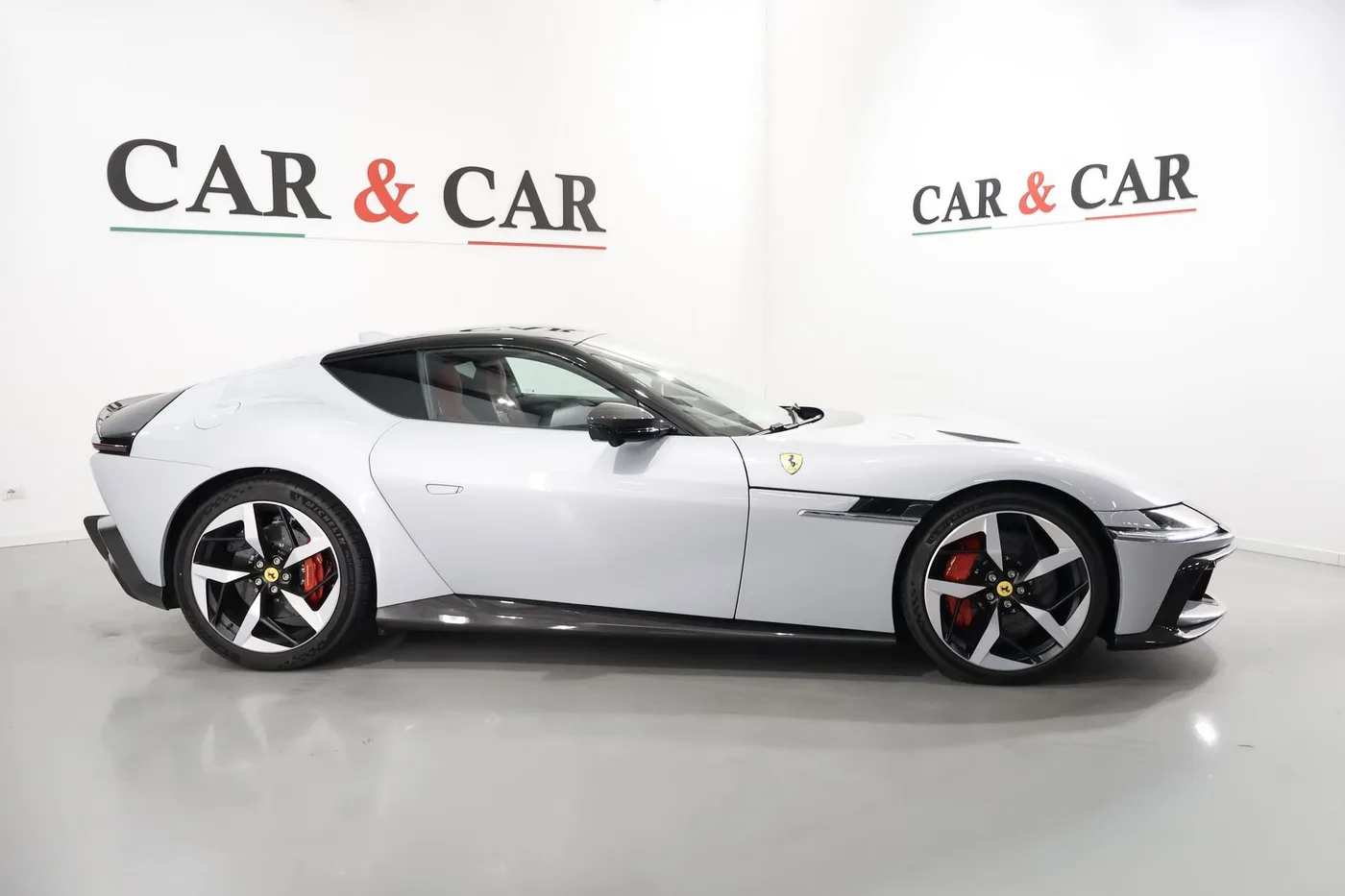 2025 Ferrari 12Cilindri offered by a supercar dealer in Zibido San Giacomo, Italy, photo 5 of 25